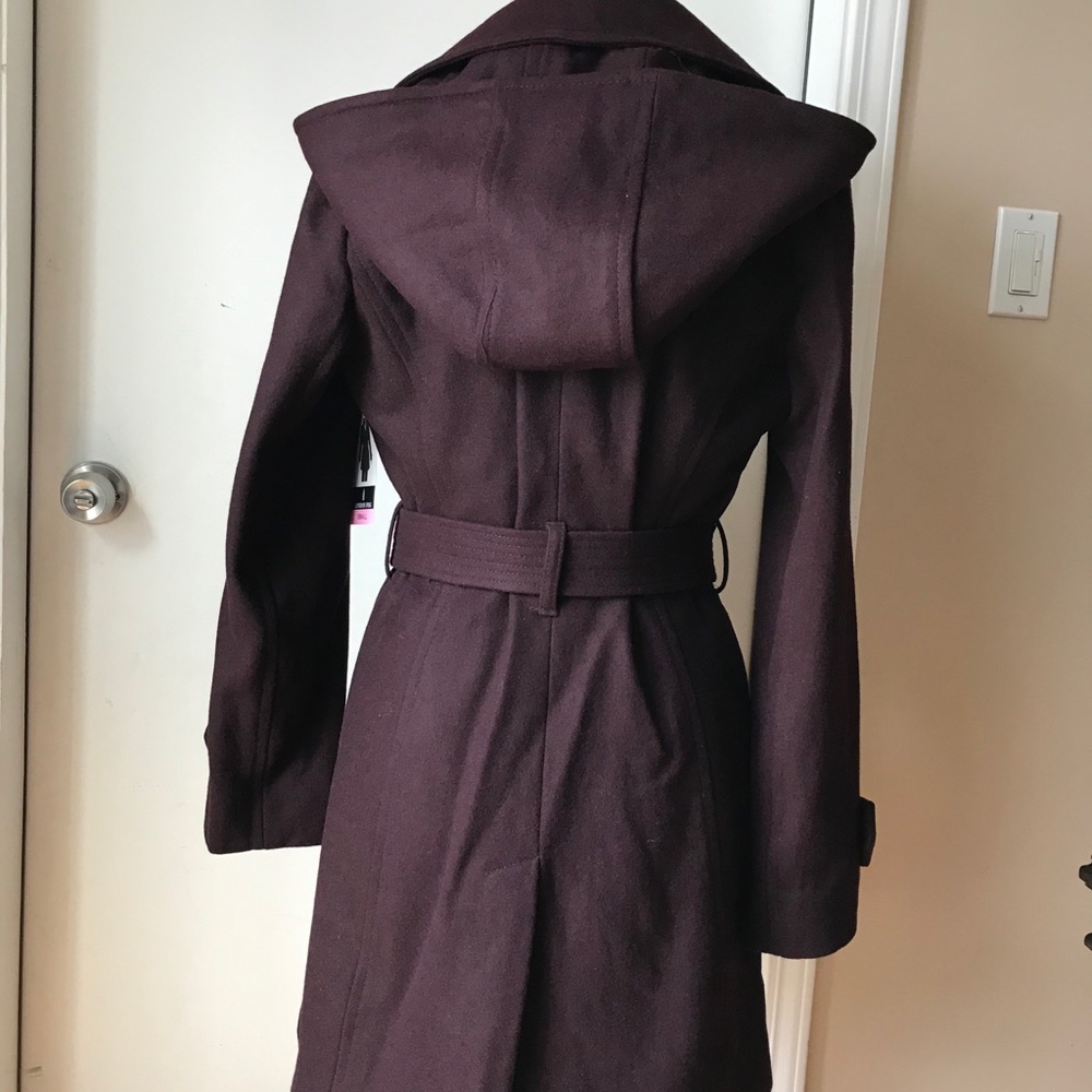 Coat - Picture 2 of 4